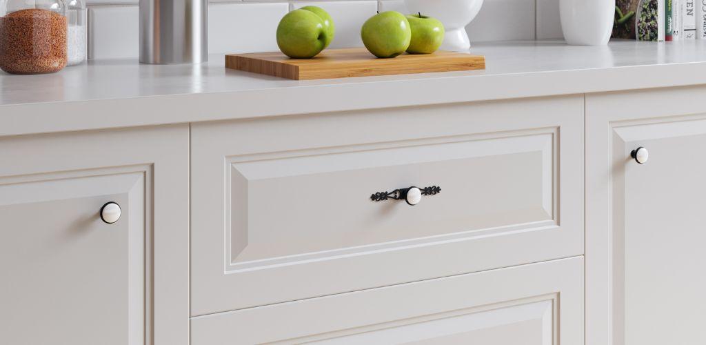 Uchwyty do mebli porcelanowe